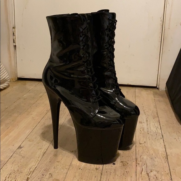 pleaser flamingo 1020